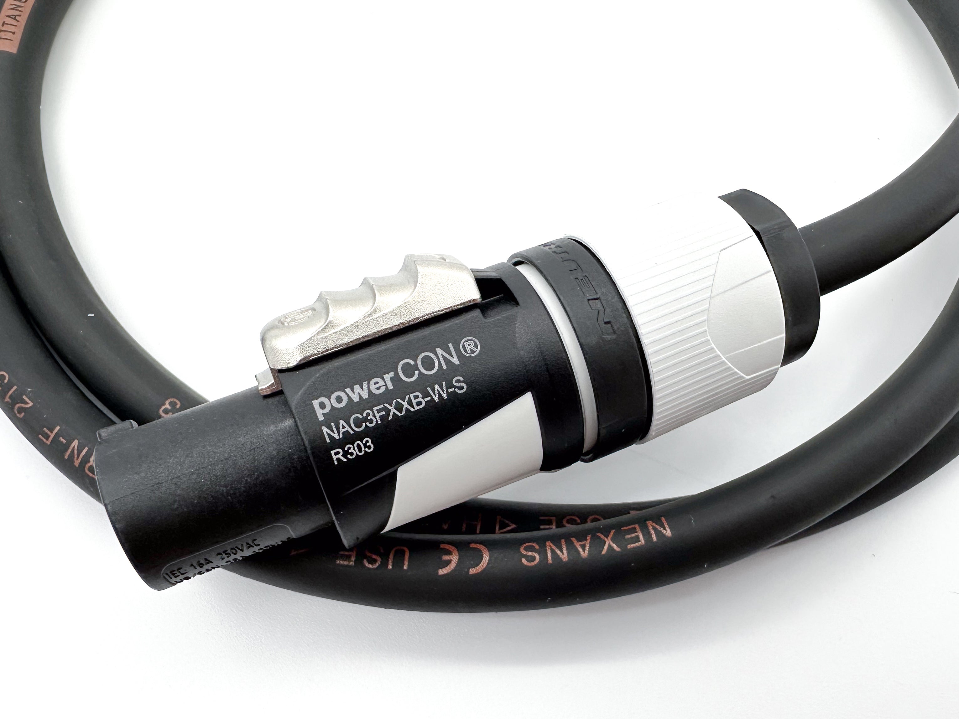 Propojovací napájecí kabel Neutrik powerCON A/B, TITANEX H07RN-F 3G1,5 mm², 5m Propojovací napájecí kabel Neutrik powerCON A/B, TITANEX H07RN-F 3G1,5 mm², 5m